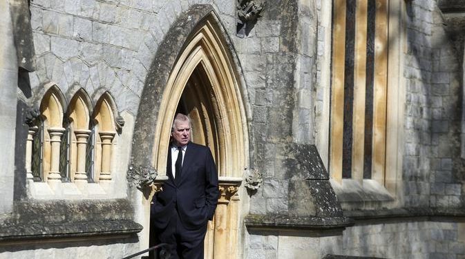 Mantan Pangeran Andrew Diperintahkan Kosongkan Royal Lodge dalam 3 Bulan Bersama Koleksi Boneka Beruangnya