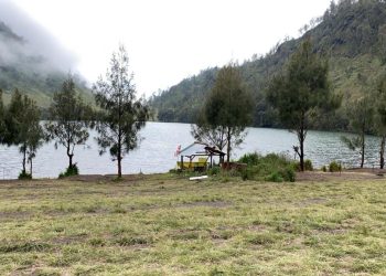 Pendaki Mengalami Malam di Ranu Kumbolo Saat Erupsi Gunung Semeru