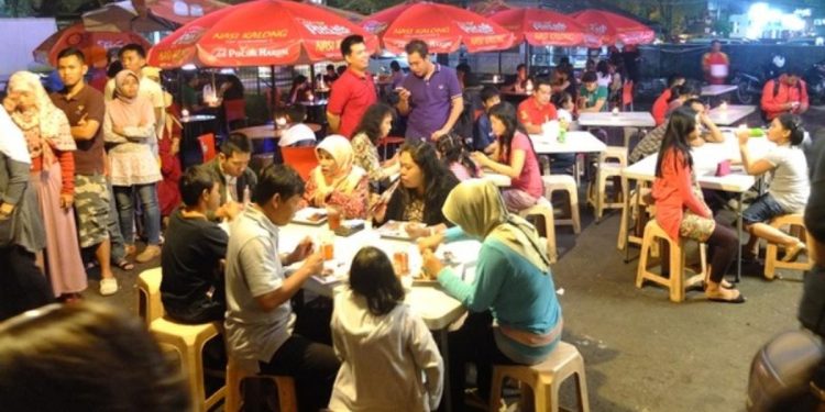 21 Tempat Makan Enak di Jalan Riau Bandung Terbaru 2025 yang Wajib Coba Saat Liburan