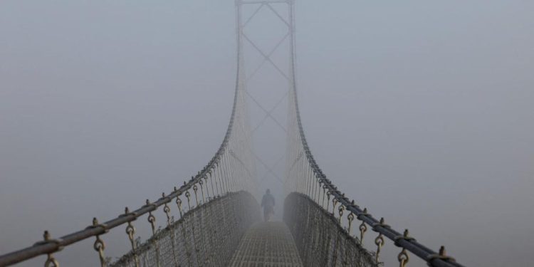 Keindahan Tersembunyi di Antara Kabut Nepal