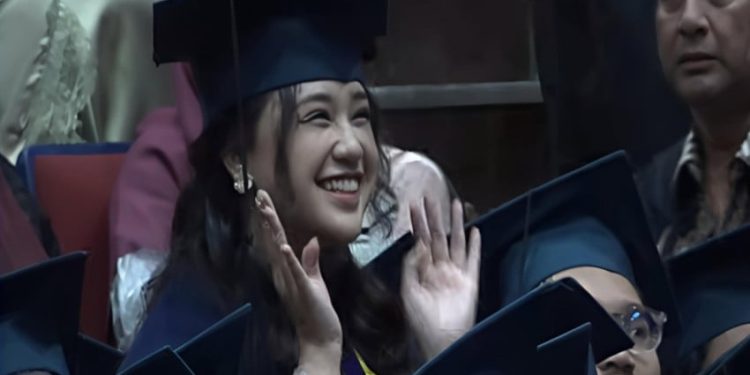 Ellana, Lulus S1 ITB dengan IPK Tertinggi dan Aktif dalam Organisasi