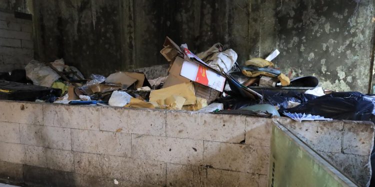 Prediksi 59000 Ton Sampah Selama Libur Nataru 2025/2026