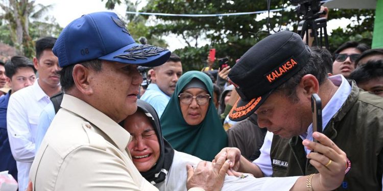 Prabowo Minta Panglima TNI dan Kapolri Tingkatkan Pangkat Prajurit Penanganan Bencana Sumatera