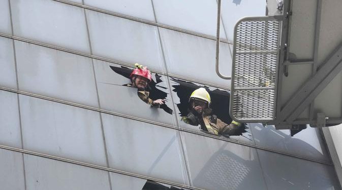 Korban Kebakaran Gedung di Kemayoran Dibawa ke RS Polri Kramat Jati