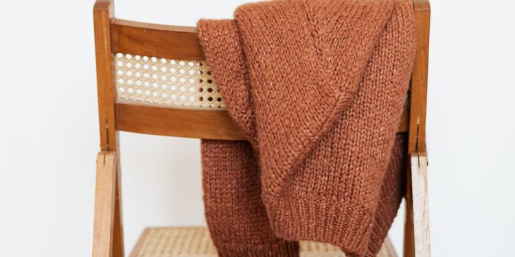 6 Model Sweater Pria untuk Gaya Kekinian di Musim Dingin