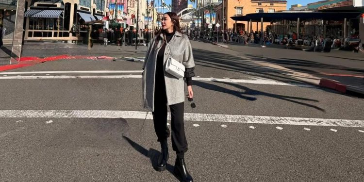 Gaya Aura Kasih Liburan Akhir Tahun dengan Tas Rp 189 Juta