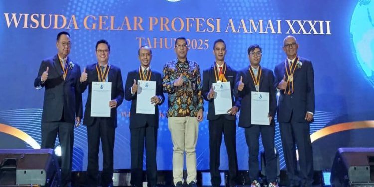 Wisuda Profesi ke-32, Komitmen Tata Kelola dan Kepatuhan terhadap Regulasi OJK
