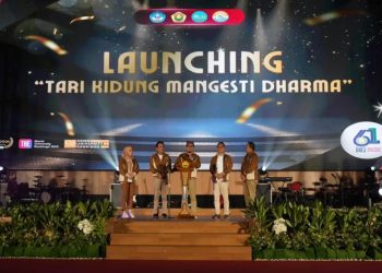 Dies Natalis 61 UNEJ, Rektor Resmikan Tarian Khas dan Berikan Penghargaan Alumni Inspiratif