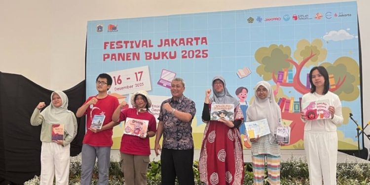 Unjuk Karya Literasi SMA di Festival Jakarta Panen Buku 2025