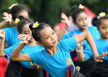 Lepas 2025 Sambut 2026 Ratusan Anak Bali Tampilkan Tarian Tradisional