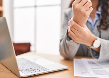 Sindrom Terowongan Karpal Menyebabkan Nyeri Pergelangan Tangan Gejala Lebih Parah Saat Malam