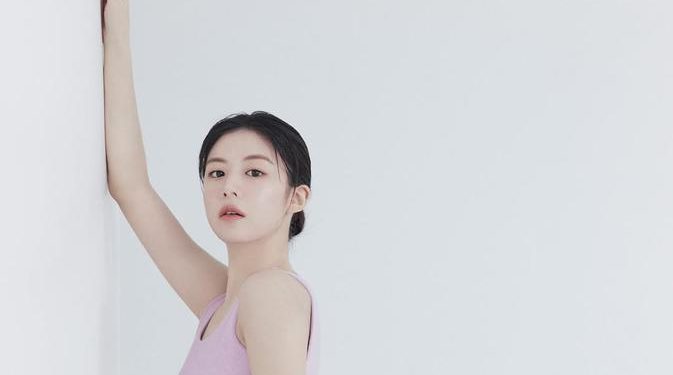 Diduga Operasi Hidung Go Yoon Jung Terlihat Semi Transparan