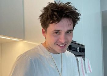 Buku Foto Brooklyn Beckham Dijual Barang Bekas dengan Kenaikan Harga Hingga 1.600 Persen