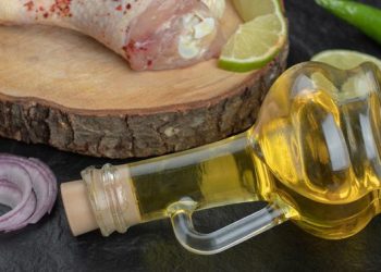 Mengolah Kulit Ayam Menjadi Minyak Gurih untuk Berbagai Masakan