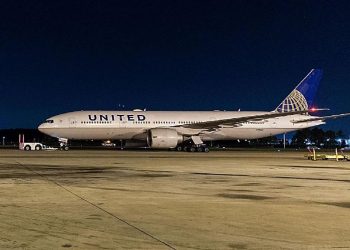Insiden Roda Depan Pesawat Lepas Saat Mendarat Menggemparkan Bandara AS