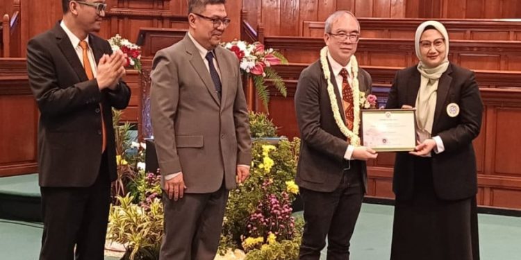 Jadi Dosen Adjunct ke-48 di FK Unair, Prof Yeong Yeh Lee Ungkap Bahaya Mikro Plastik