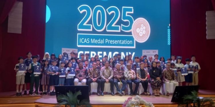 Siswa Indonesia Mendapatkan 77 Medali Emas di ICAS Competition 2025
