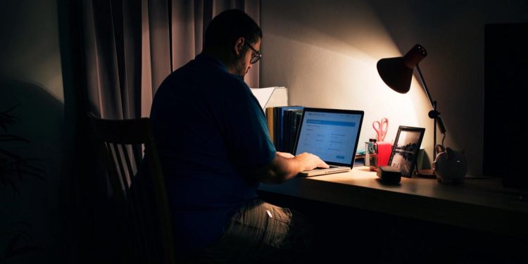 Awas Begadang Dapat Memicu Masalah Saraf dan Penurunan Daya Konsentrasi