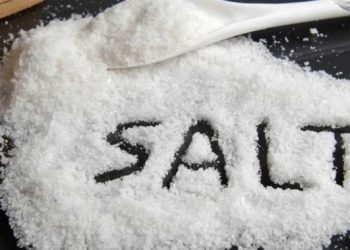 Ciri-Ciri Tubuh Karena Kelebihan Garam Termasuk Mulut Kering
