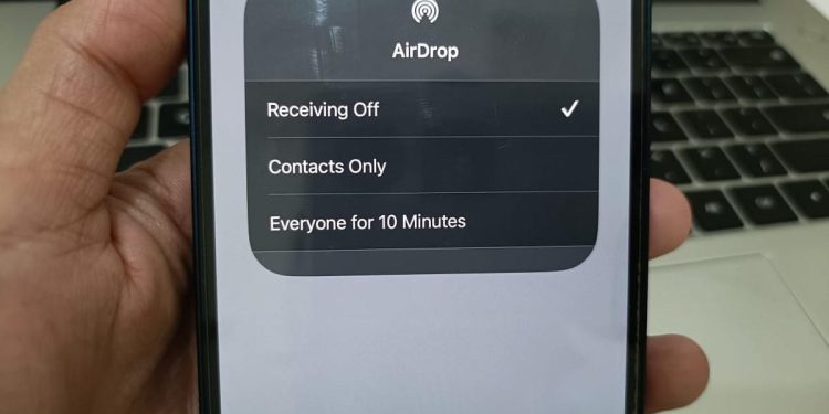 Transfer File antara Android dan iPad MacBook melalui Quick Share dan AirDrop