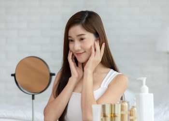 Plumpy Skin Jadi Standar Baru Kulit Sehat, Simak Cara Menjaga Hidrasi Sehari-hari
