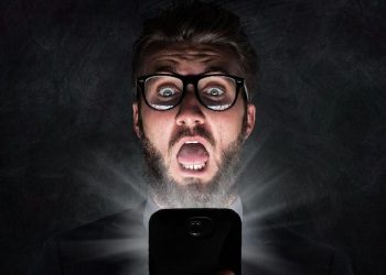 3 Kebiasaan Penyebab Mata Silinder dan Pemicunya yang Perlu Dikenali