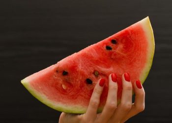 Makanan yang Harus Dihindari Saat Makan Semangka